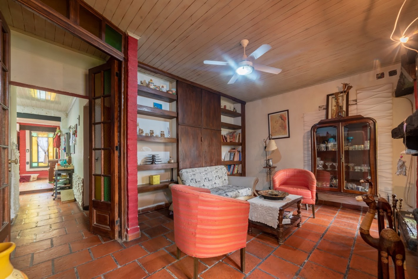 CASA EN LLAMBI CAMPBELL -   calle 2 DE ABRIL 684