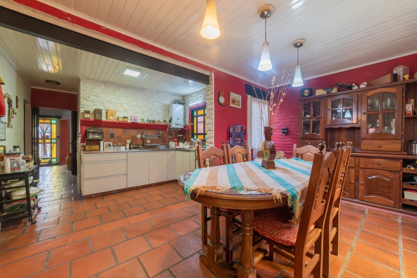 CASA EN LLAMBI CAMPBELL -   calle 2 DE ABRIL 684