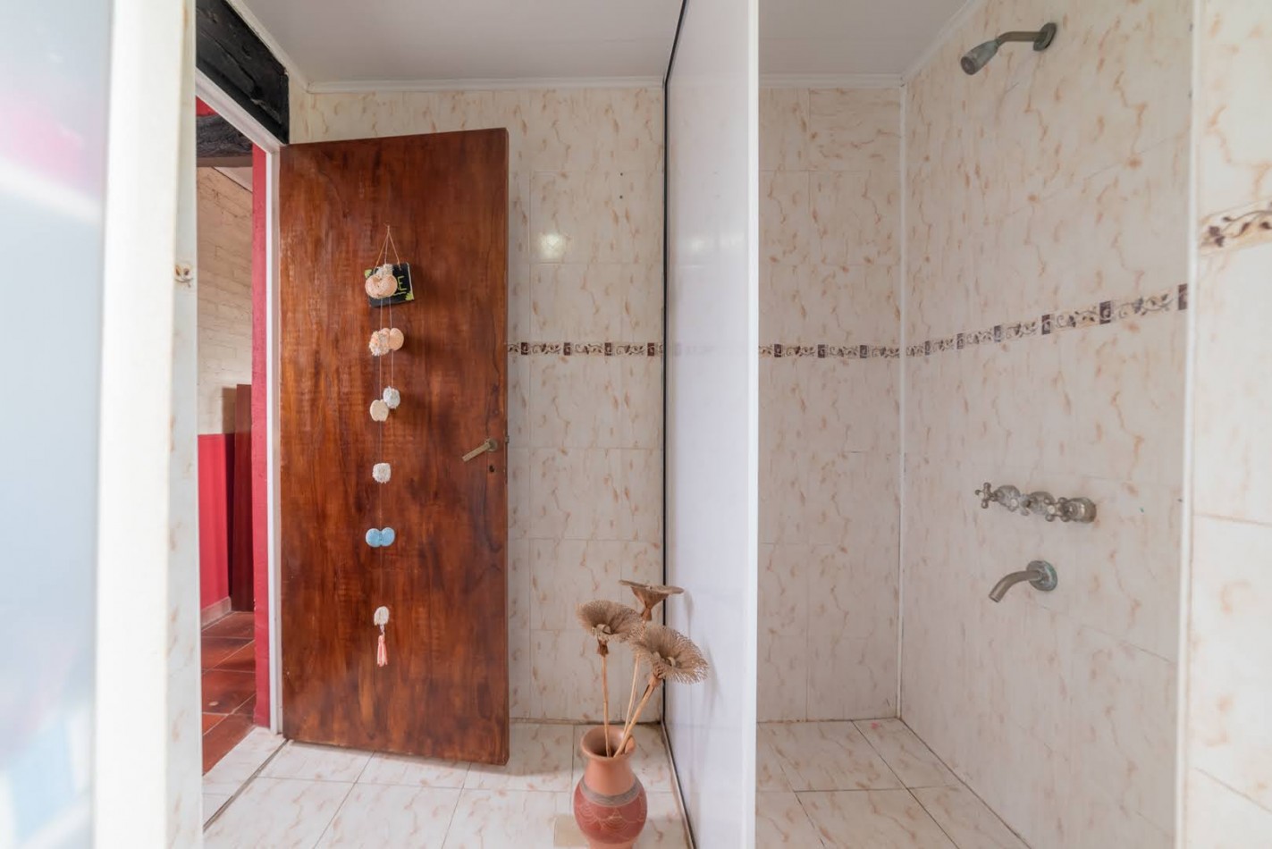 CASA EN LLAMBI CAMPBELL -   calle 2 DE ABRIL 684