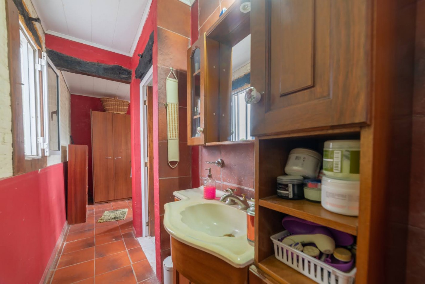 CASA EN LLAMBI CAMPBELL -   calle 2 DE ABRIL 684