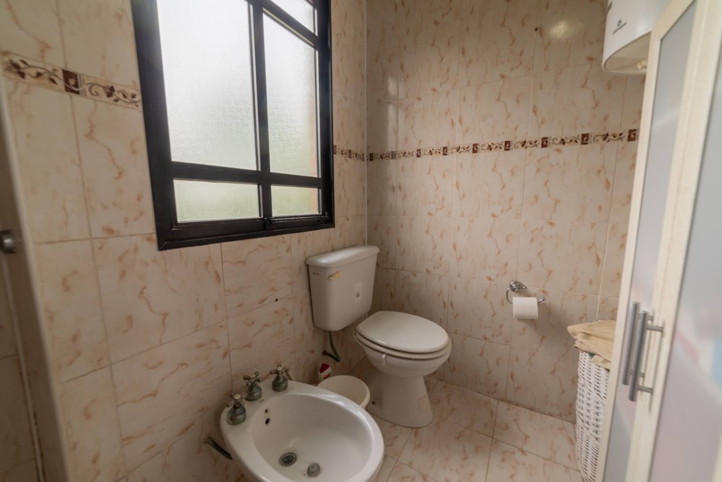 CASA EN LLAMBI CAMPBELL -   calle 2 DE ABRIL 684