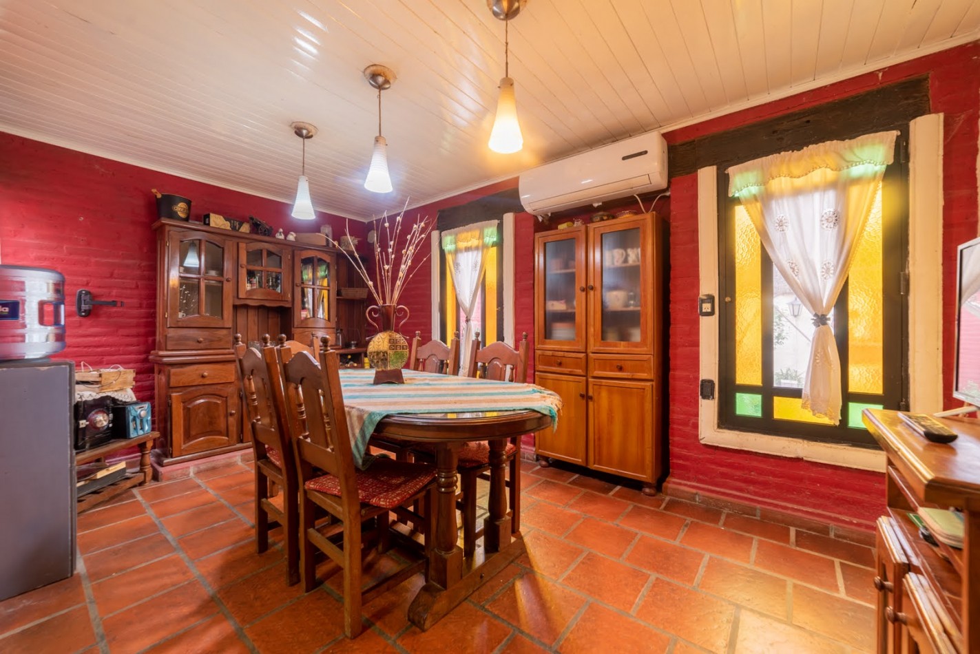 CASA EN LLAMBI CAMPBELL -   calle 2 DE ABRIL 684