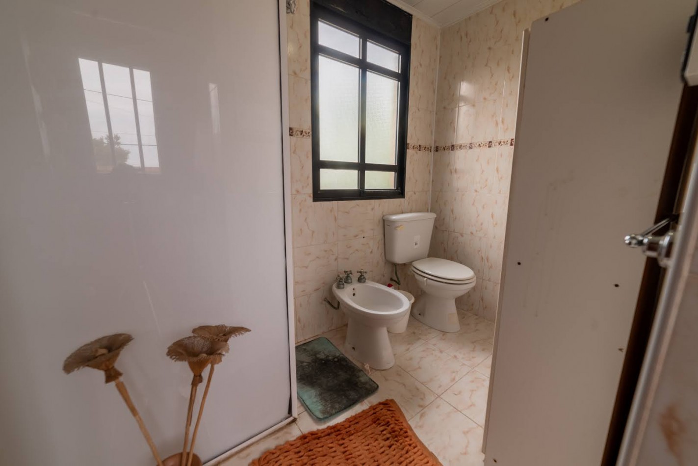 CASA EN LLAMBI CAMPBELL -   calle 2 DE ABRIL 684