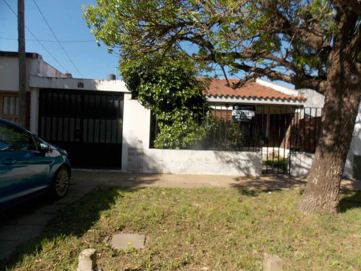 CASA a la VENTA en VIEYTES 4600 ( a 200 m. de Av. Blas Parera y 300 m. de E. Zeballos)