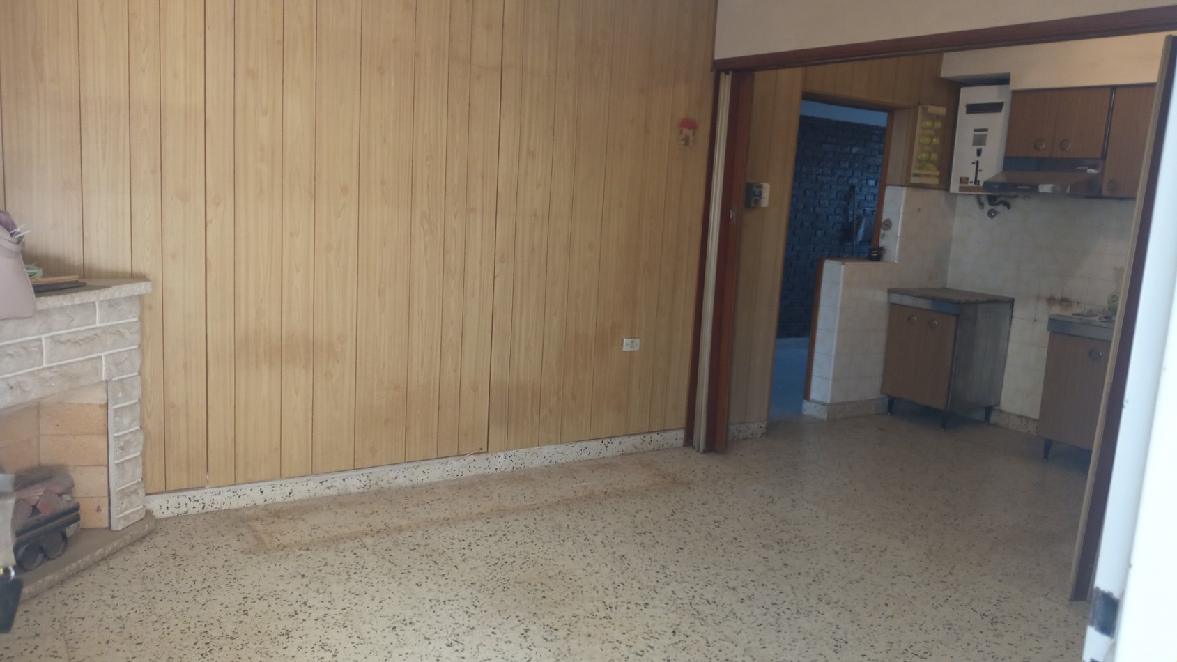 CASA a la VENTA en VIEYTES 4600 ( a 200 m. de Av. Blas Parera y 300 m. de E. Zeballos)