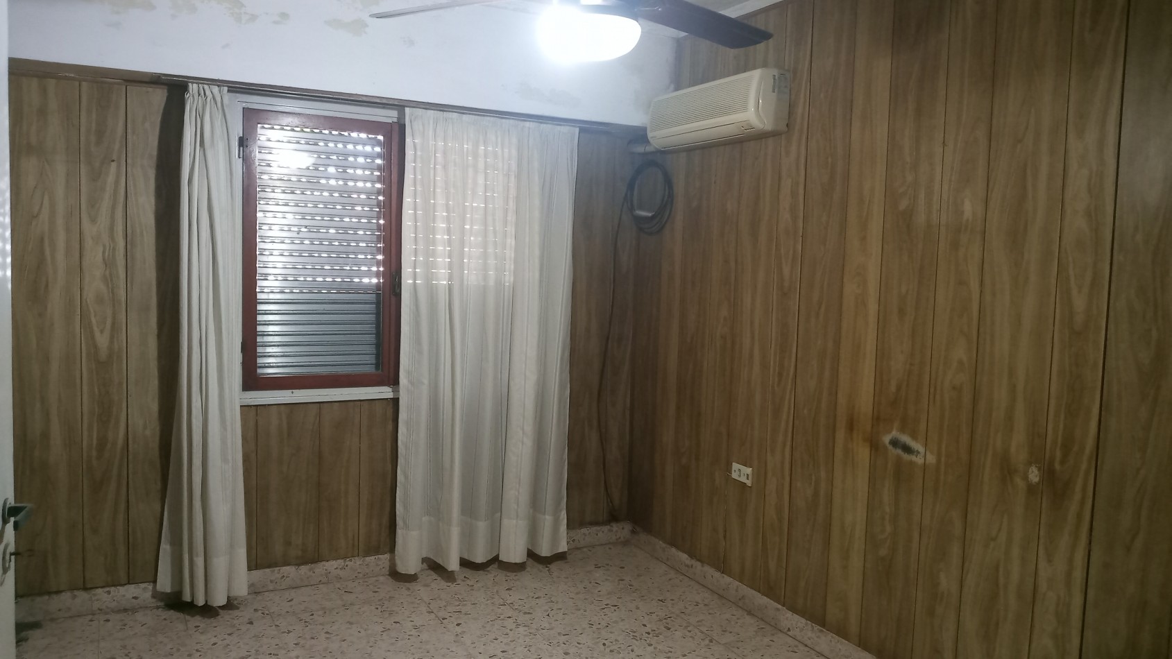 CASA a la VENTA en VIEYTES 4600 ( a 200 m. de Av. Blas Parera y 300 m. de E. Zeballos)