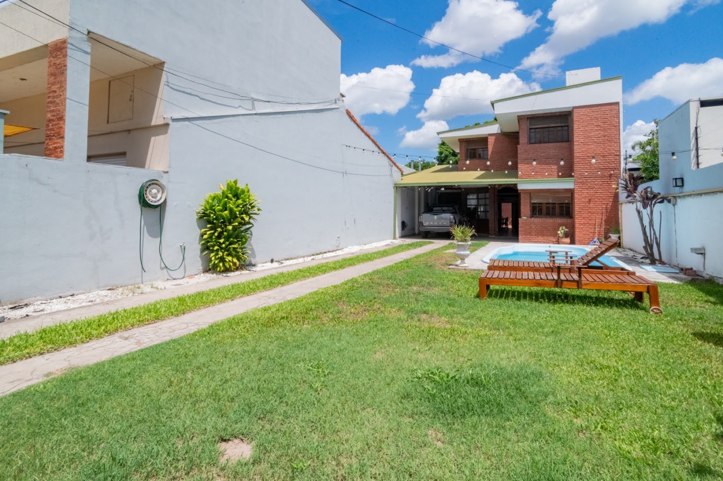 CASA EN VENTA EN BARRIO GUADALUPE RESIDENCIAL 