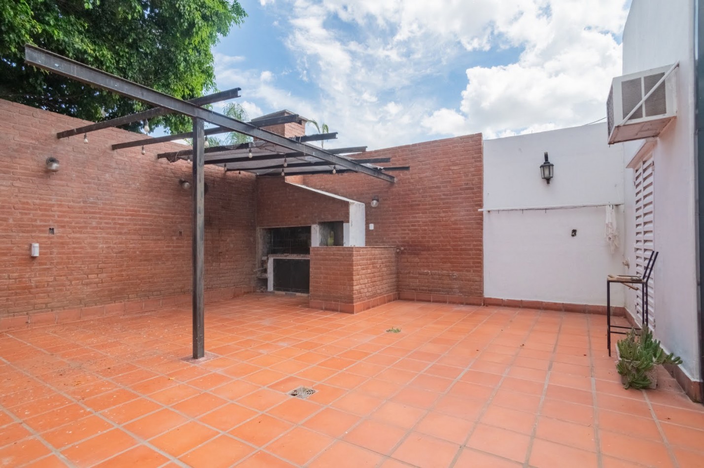 CASA EN VENTA EN BARRIO GUADALUPE RESIDENCIAL 