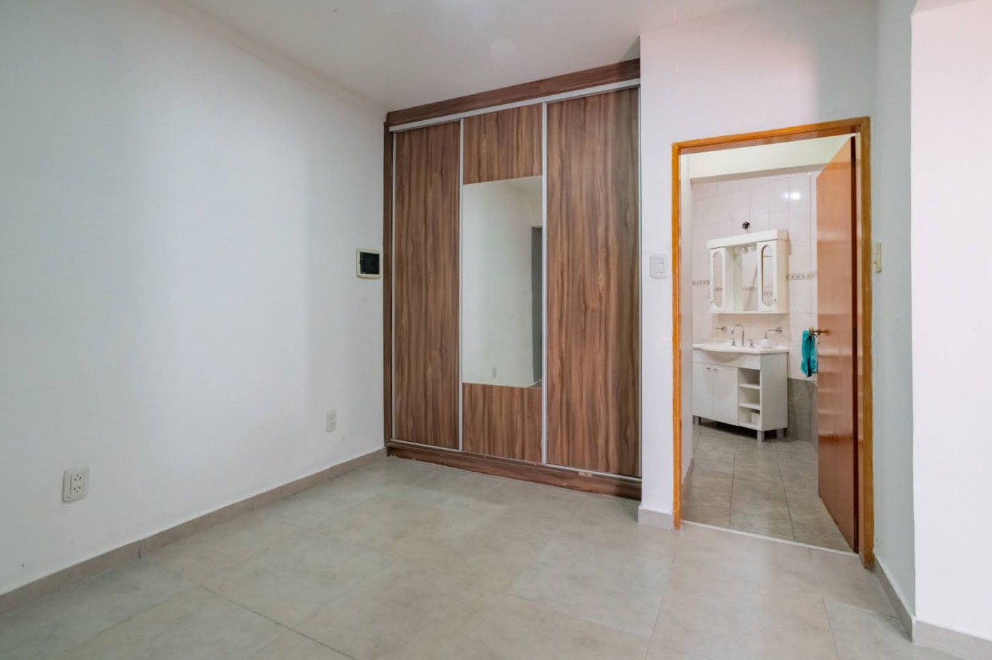CASA EN VENTA EN BARRIO GUADALUPE RESIDENCIAL 