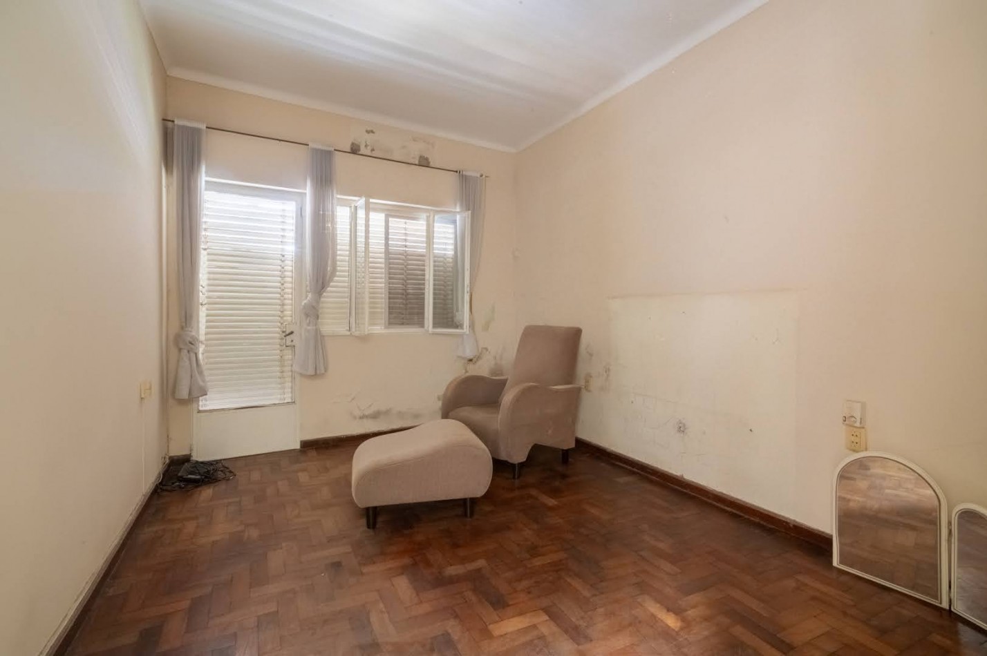 CASA en Av. LOPEZ y PLANES 4400: inversion asegurada