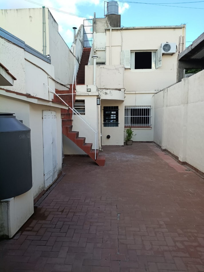 CASA en Av. LOPEZ y PLANES 4400: inversion asegurada