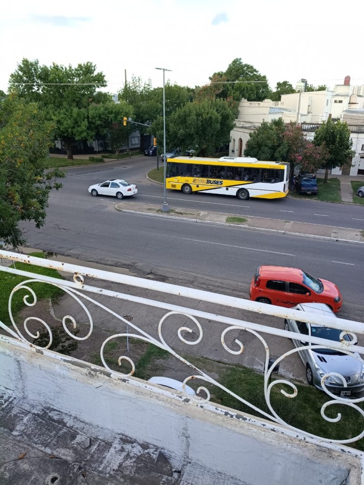 CASA en Av. LOPEZ y PLANES 4400: inversion asegurada