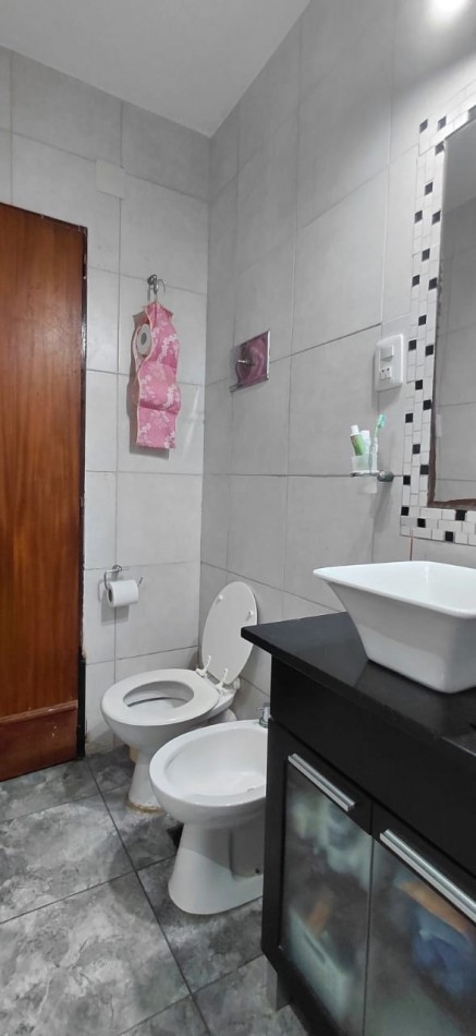 Casa a la Venta con Piscina y Quincho- VIEYTES 1847