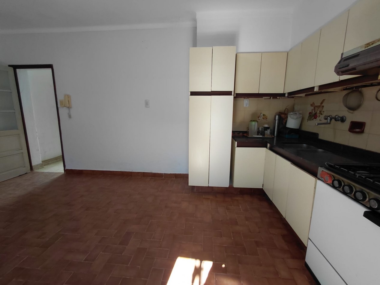 CASA INTERNA a metros de Av. Gral. Paz
