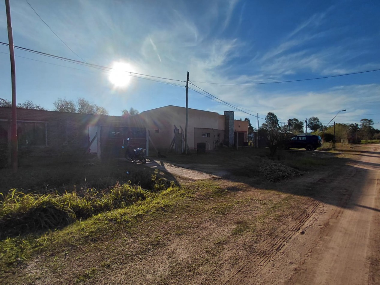 Terreno con Quincho y Pileta en A.Leyes (Ruta 1 - Km 12,5)