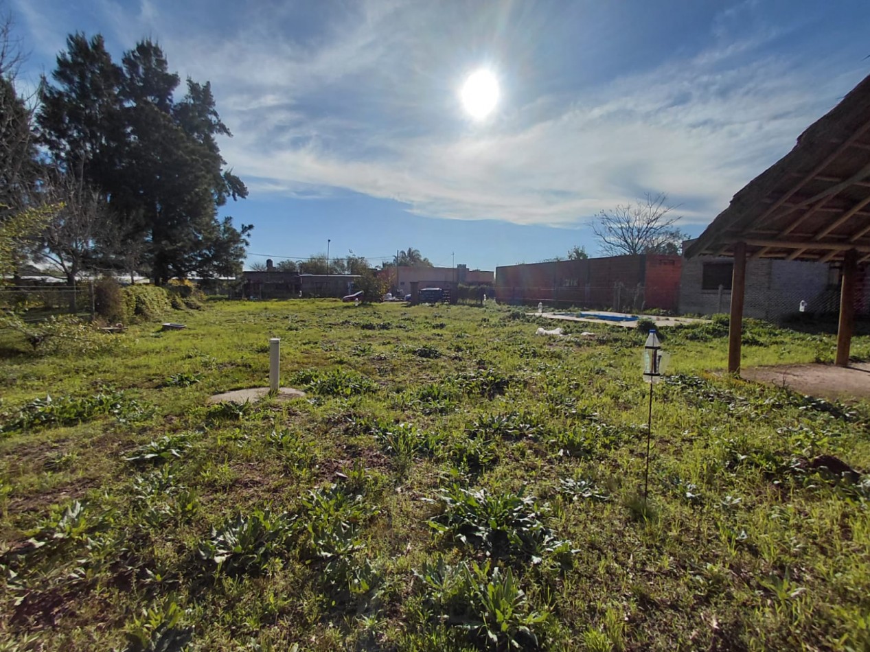 Terreno con Quincho y Pileta en A.Leyes (Ruta 1 - Km 12,5)