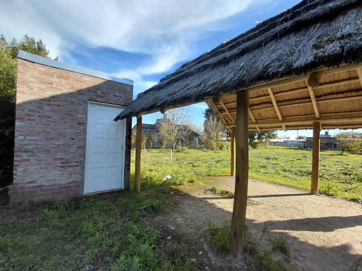 Terreno con Quincho y Pileta en A.Leyes (Ruta 1 - Km 12,5)