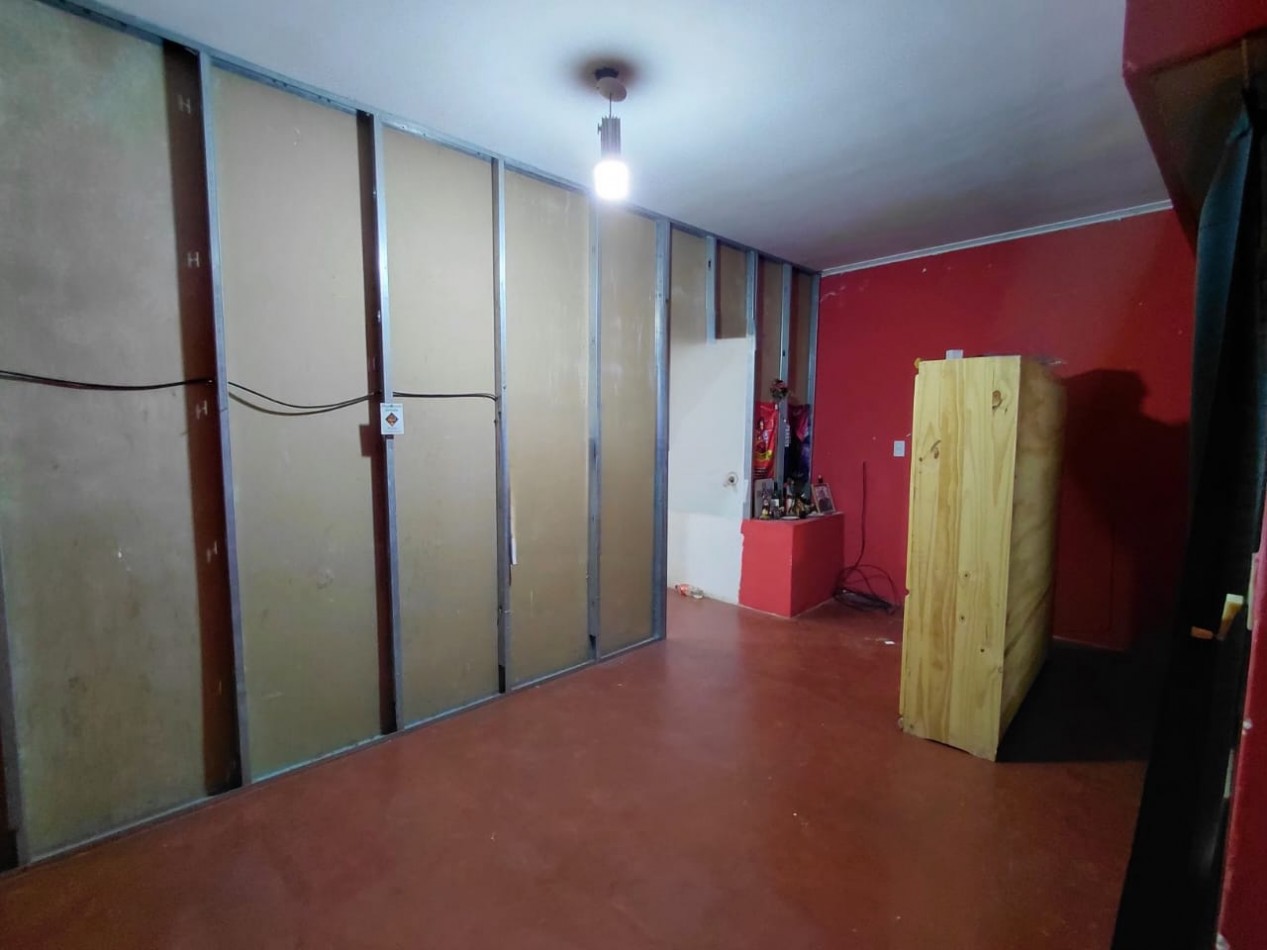 AMPLIO INMUEBLE en M.CANDIOTI 6600 a metros de Av. A. del Valle y Galicia