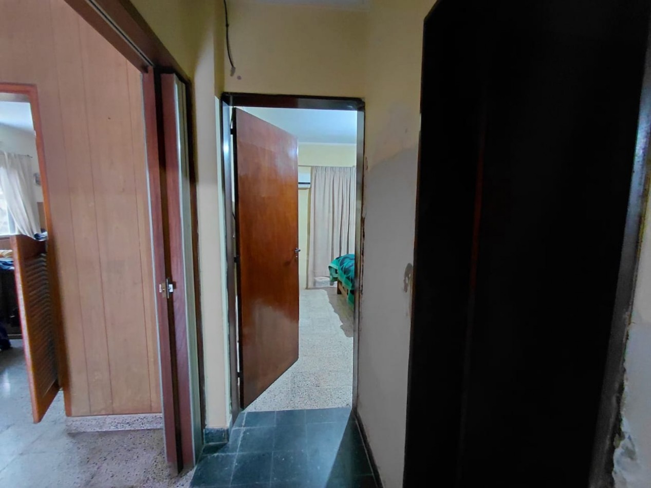 AMPLIO INMUEBLE en M.CANDIOTI 6600 a metros de Av. A. del Valle y Galicia