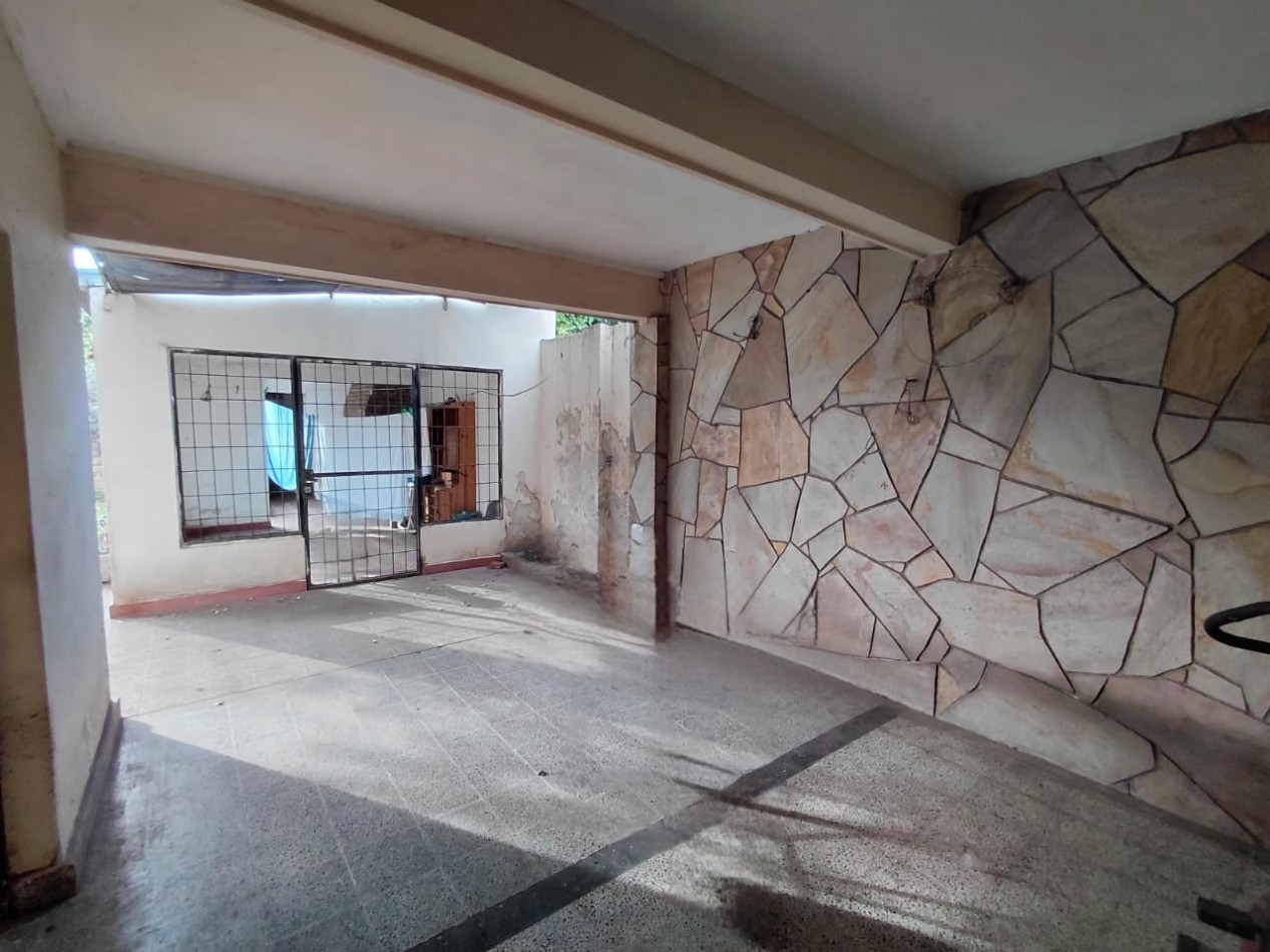 AMPLIO INMUEBLE en M.CANDIOTI 6600 a metros de Av. A. del Valle y Galicia