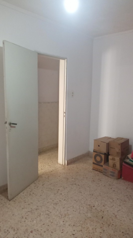 CASA a la VENTA en VIEYTES 4600 ( a 200 m. de Av. Blas Parera y 300 m. de E. Zeballos)