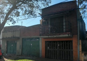 DOS PROPIEDADES UNIFICADAS a metros de Av. Gral. Paz, S.del Carril y Costanera: Ideal para reciclar o desarrollar